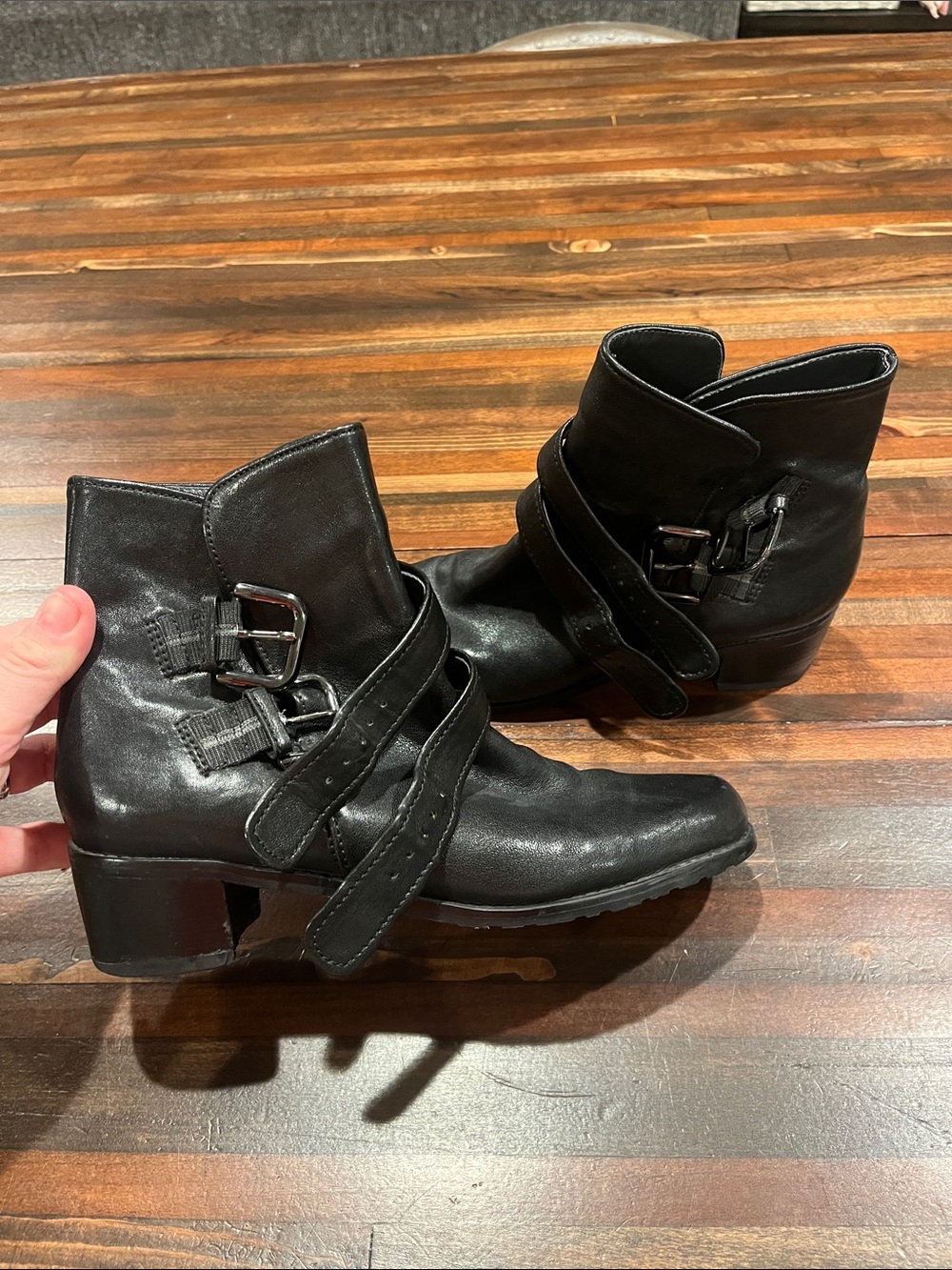 Stuart Weitzman Black ranch dressing moto Boots with Buckle Straps 7.5